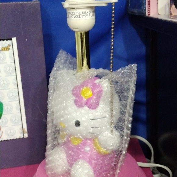 Hello Kitty Lamp - Picture 3 of 11